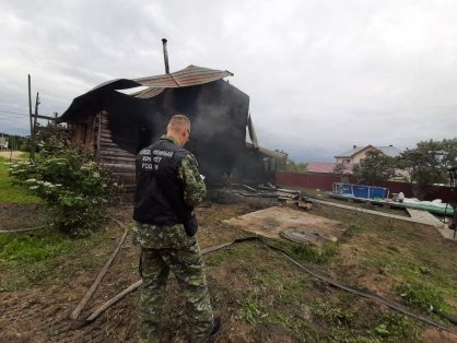 Установлена подозреваемая в причинении смерти по неосторожности мальчику и его совершеннолетней сестре в результате пожара в частном доме в городе Каргополе